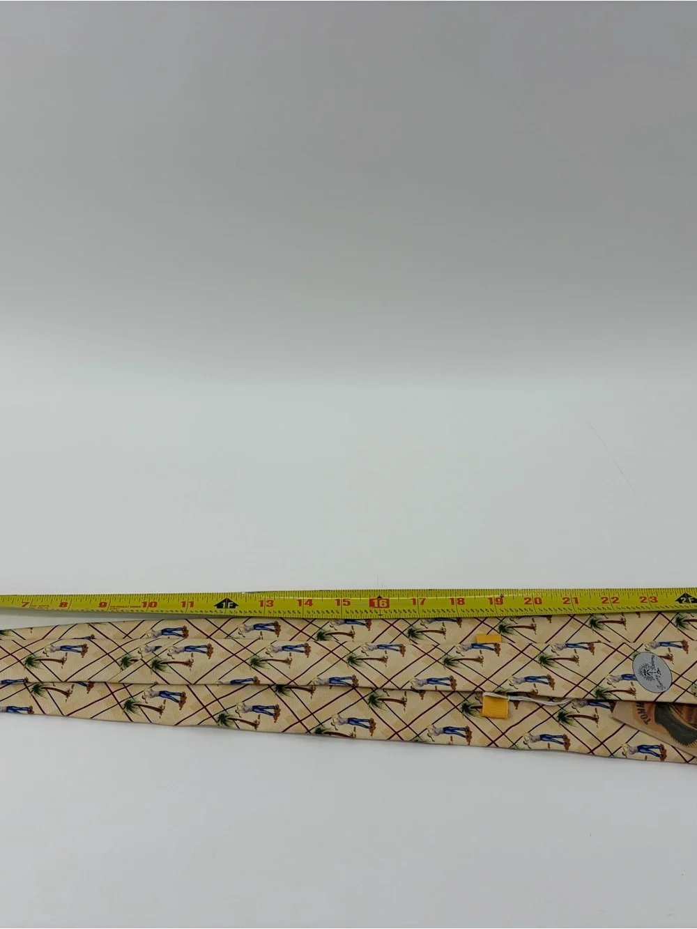 Tommy Bahama Men's Yellow Palm Tree & Golfer Pattern Neck Tie 100%‎ Silk NWT